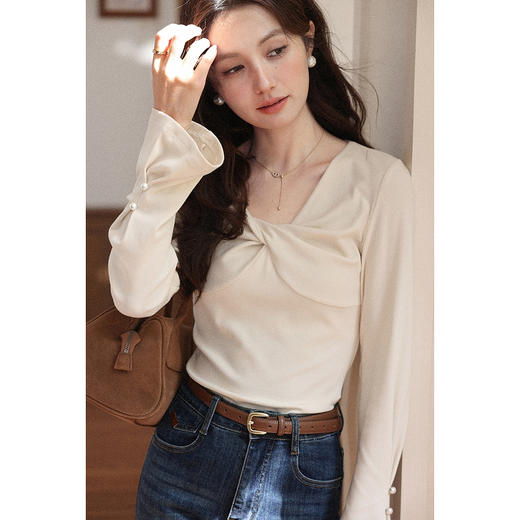 鹿向南「松露可可」米杏色长袖针织衫女秋新款设计感小众扭结上衣 商品图4