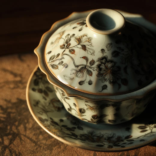 问鼎汝瓷鼎峰系列天青癸卯矮菊盖碗（描金墨彩樱花） 商品图2