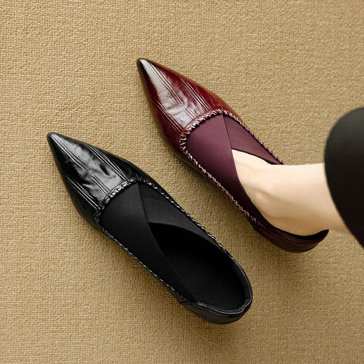 【预售5天】时尚酒红色尖头飞织拼接V口及裸靴法式通勤单鞋气质小跟高跟鞋女DB&M6577 商品图2