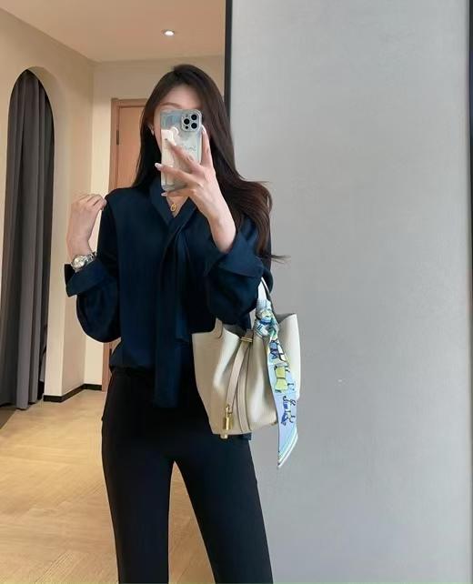 优雅轻奢飘带垂坠丝滑缎面V领OL温柔衬衫 商品图11