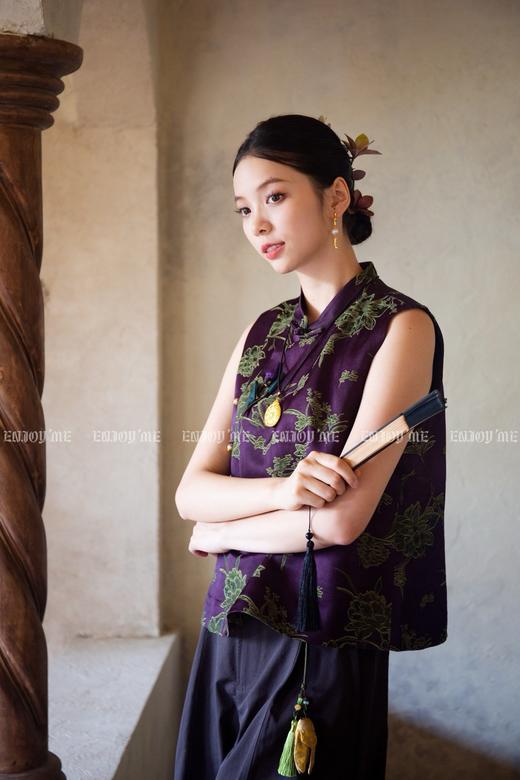 【门店同款】ENJOY秋季云敛-东方画笔紫苑芳华提花马夹 166296913 商品图1