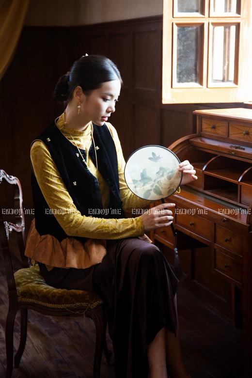 【门店同款】ENJOY秋季云敛-东方画笔植绒提花打底衫 166493626 商品图2