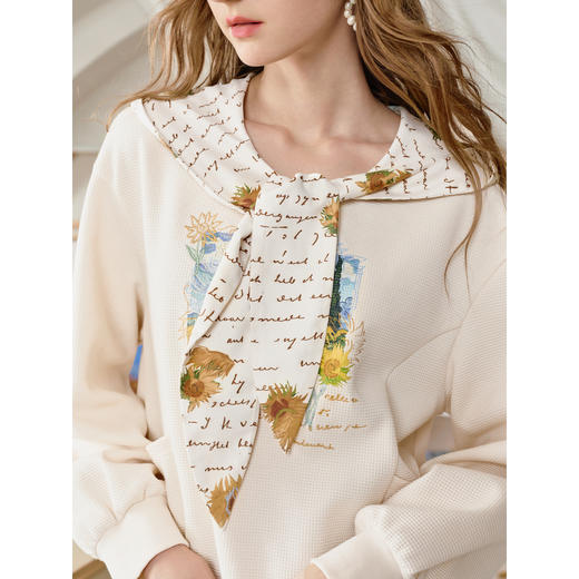 两三事梵高文艺云上香草2025秋季新款帽子领巾印花套头卫衣女宽松 商品图1