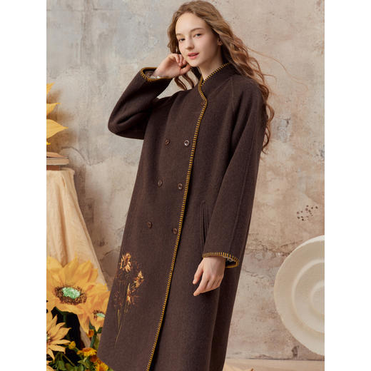 【暖冬内购】两三事梵高文艺原野焦糖2025秋冬新款绣花双排扣羊毛呢外套女宽松 商品图2