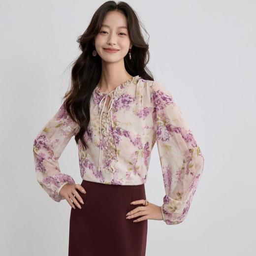 「自」全新升级【铂金会员165/天猫219/差价54】(50444)洛诗琳时尚木耳边系带长袖衬衫2025秋季气质印花雪纺衬衫 商品图1