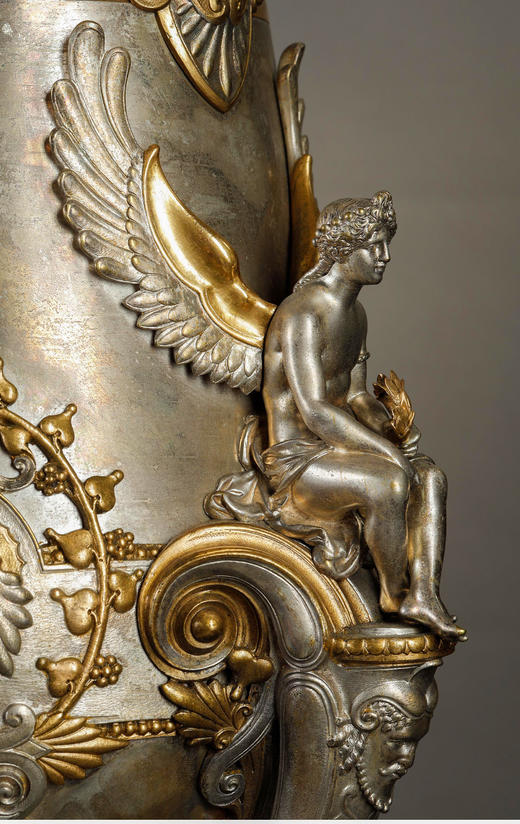 独角鹿西洋古董 1870年代法国装饰艺术家Louis-Constant Sévin设计出品雄狮天使主题铜镀金银精雕花瓶一对 商品图5