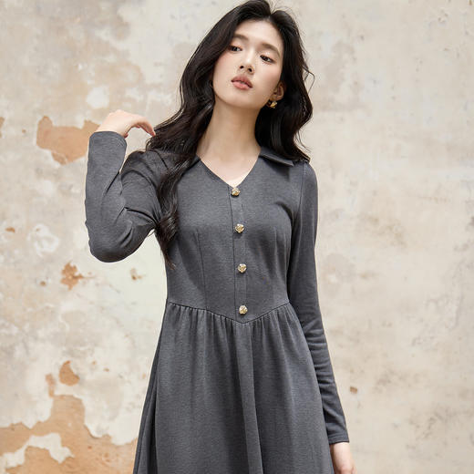奢姿大码女装2025秋季减龄纽扣装饰翻领连衣裙胖妹妹简约风裙子9953870322 商品图1