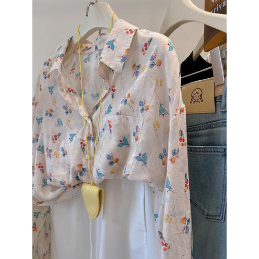 C039-9372新款2025休闲港风复古甜美碎花松弛感防晒衬衫外套女衬衣上衣女 商品图0