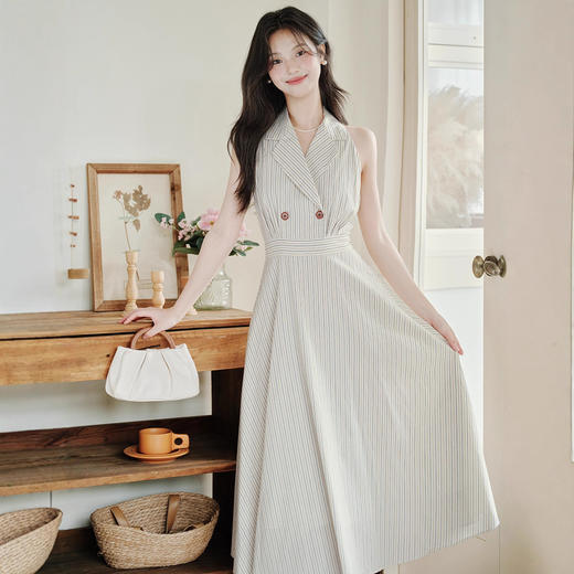 2025夏季新款气质优雅时尚条纹无袖西装领长款宽松显瘦收腰连衣裙 商品图1