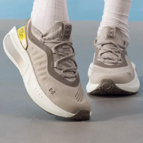 安德玛UA女士户外训练透气低帮耐磨运动跑步鞋6007943-203