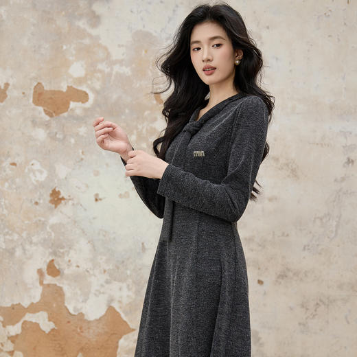 奢姿大码女装2025秋季减龄蝴蝶结针织V领连衣裙胖妹妹min装饰裙子9953894244 商品图1