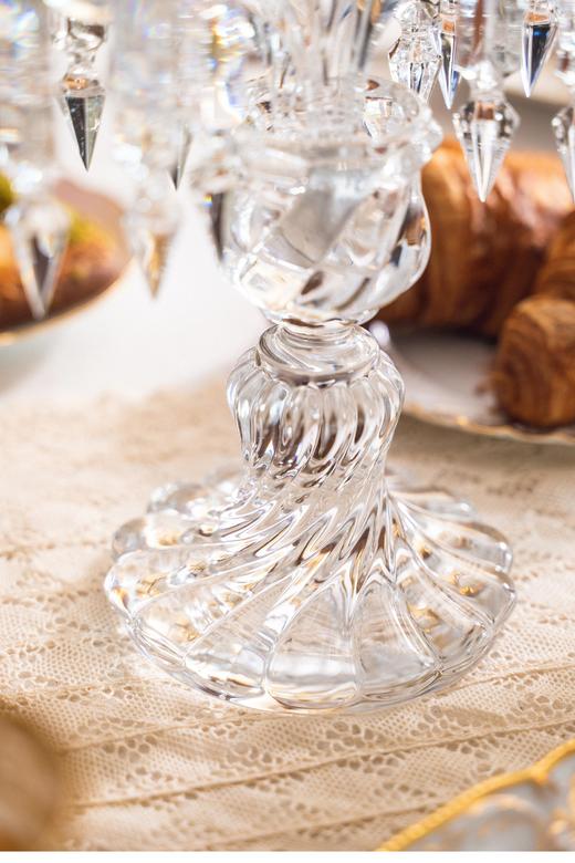 【已售】独角鹿西洋古董 1920年代法国巴卡拉水晶工坊出品Médaillon圆雕纹款双枝头水晶烛台一对 商品图3