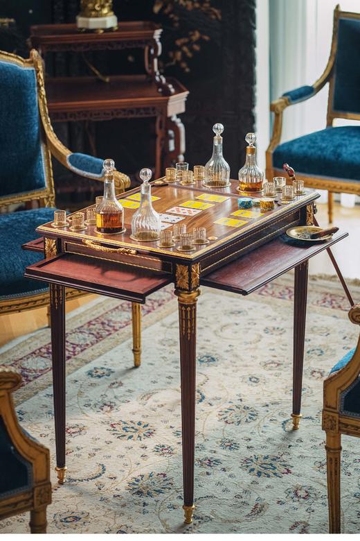 独角鹿西洋古董 19世纪末法国出品路易十六风格铜鎏金精雕装饰玫瑰木桌面嵌桃花芯木酒具多功能桌 商品图1