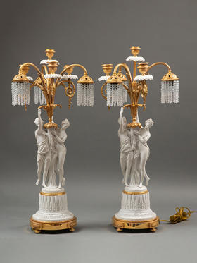 独角鹿西洋古董19世纪法国出品卷叶纹铜鎏金精雕装饰古典女神主题素胎瓷人物雕塑及水晶流苏灯罩三枝头台灯一对