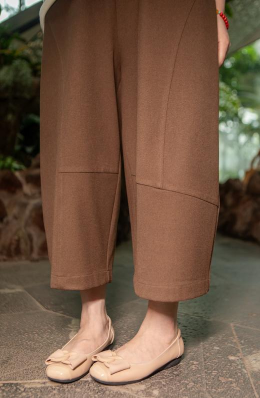 现货【西装弯刀裤】非常垂顺有质感的秋季裤子！面料厚度适中，适合秋季，微弹，松紧腰~腿粗、屁股大、腿型不好看必入！成分聚酯纤维66.4%；粘纤30.8%；2.8%氨纶 商品图2