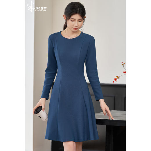 剩XL 简约纯色2026春季修身小众别致长袖大摆裙2101 商品图1