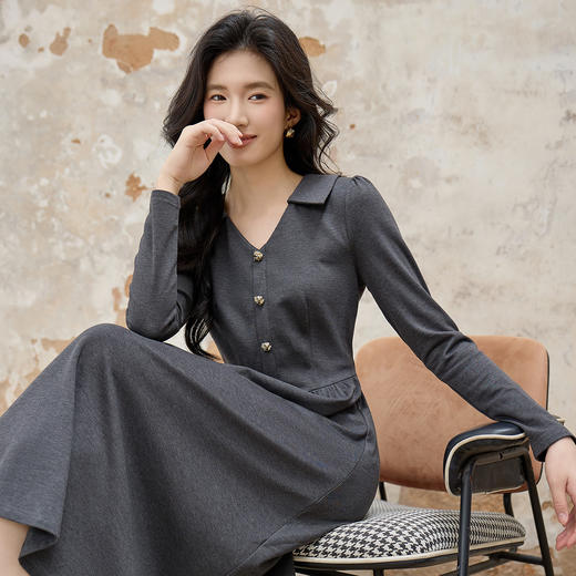 奢姿大码女装2025秋季减龄纽扣装饰翻领连衣裙胖妹妹简约风裙子9953870322 商品图2