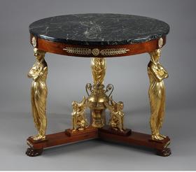 独角鹿西洋古董 19世纪法国出品家具大师雅各布·德斯马尔特设计帝政风格铜鎏金精雕女神柱装饰大理石台面桃花心木圆桌