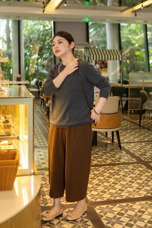 现货【西装弯刀裤】非常垂顺有质感的秋季裤子！面料厚度适中，适合秋季，微弹，松紧腰~腿粗、屁股大、腿型不好看必入！成分聚酯纤维66.4%；粘纤30.8%；2.8%氨纶 商品图14