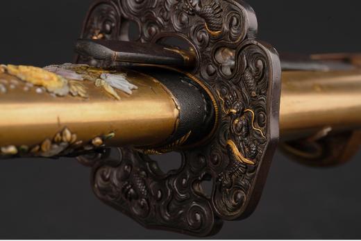 独角鹿西洋古董 19世纪晚期日本明治时期出品传统花鸟图景主题芝山镶嵌装饰金漆莳绘太刀 【未开刃】 商品图4