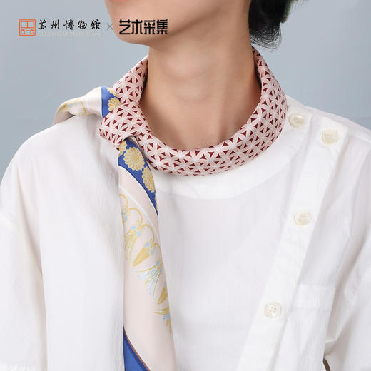 苏州博物馆 亚述纹饰方巾 商品图1