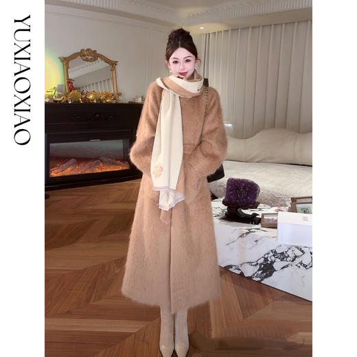 余潇潇【奶糖梦境】澳毛羊绒混纺柔软舒适气质立领长款大衣秋冬新款 商品图3
