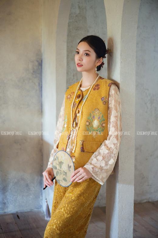 【门店同款】ENJOY秋季云敛-东方画笔花朵刺绣马夹 166296833 商品图1