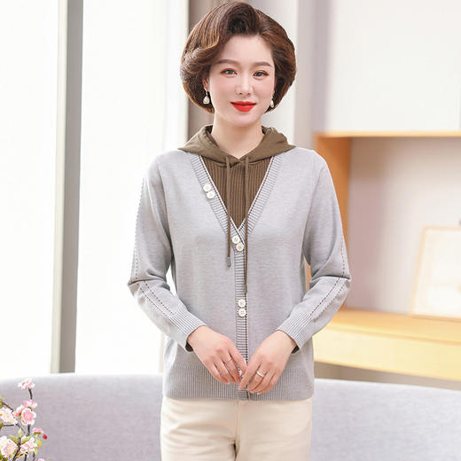 W550-5805-83-138 2025新款妈妈秋装卫衣中年女洋气连帽小衫中老年女春秋针织打底衫 商品图1