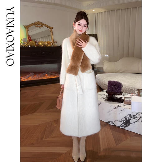 余潇潇【奶糖梦境】澳毛羊绒混纺柔软舒适气质立领长款大衣秋冬新款 商品图4