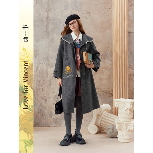 两三事梵高文艺 雾都纪事 2025秋冬新款复绑结海军领绣花毛呢外套 商品图0