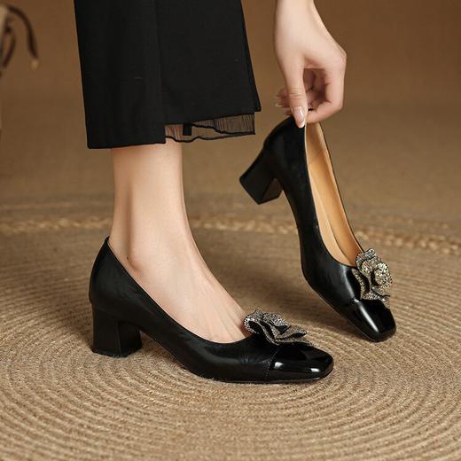 【预售5天】小香风花朵高跟鞋女新款粗跟方头真皮拼色气质名媛单鞋MLS&A1040 商品图2