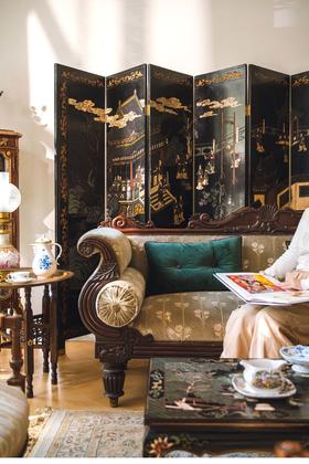 【已售】独角鹿西洋古董 19世纪末20世纪初中国出品庭院仕女主题黑漆地款彩双面六曲屏风