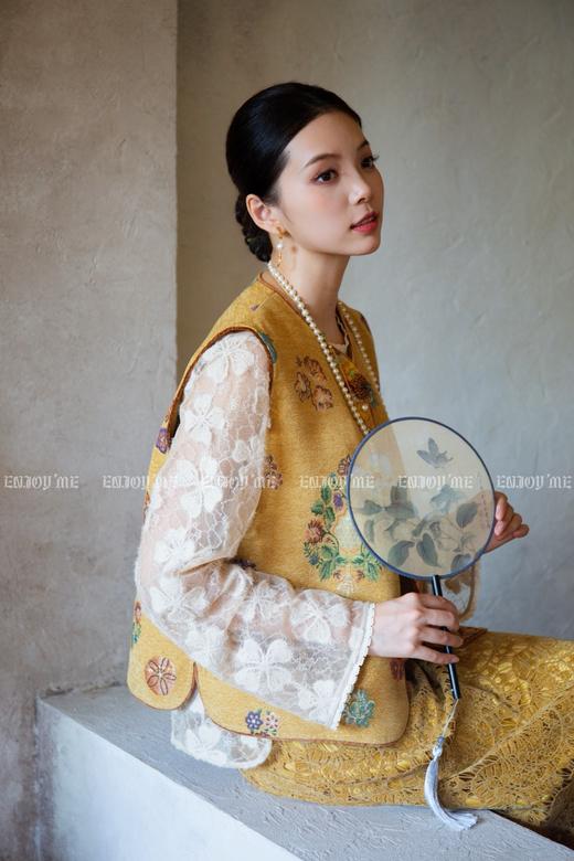 【门店同款】ENJOY秋季云敛-东方画笔花朵刺绣马夹 166296833 商品图5