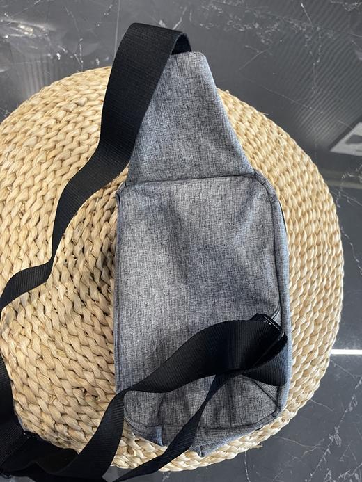 灰色潮牌休闲腰包 商品图8