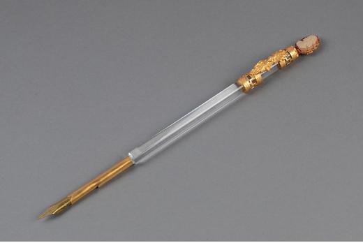 【已售】独角鹿西洋古董 19世纪末20世纪初法国出品古典人物主题铜鎏金精雕装饰卡梅奥女子肖像浮雕水晶笔杆蘸水钢笔 商品图0