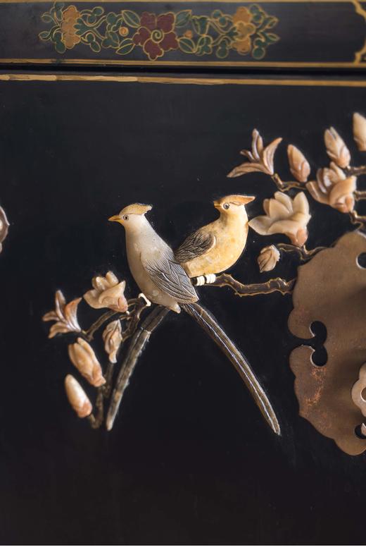 【已售】独角鹿西洋古董 1950-1960年代中国创汇时期出品东方花鸟主题黑漆描金百宝嵌边柜 商品图3