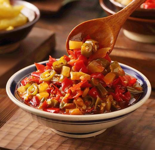 🤤限时品牌福利❗💰9.9秒杀4袋，💰19.9秒杀10袋【味古蜀江湖泡椒酱】，鲜红透亮，酸辣交融，无论家宴或家常小炒👍一勺唤醒味蕾的江湖豪情 ✅甄选食材💯老坛泡制，免洗免切，做菜更方便 商品图1