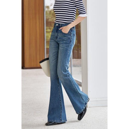 【高腰牛仔裤】2025秋季时尚通勤休闲显瘦百搭微喇裤5737 商品图0