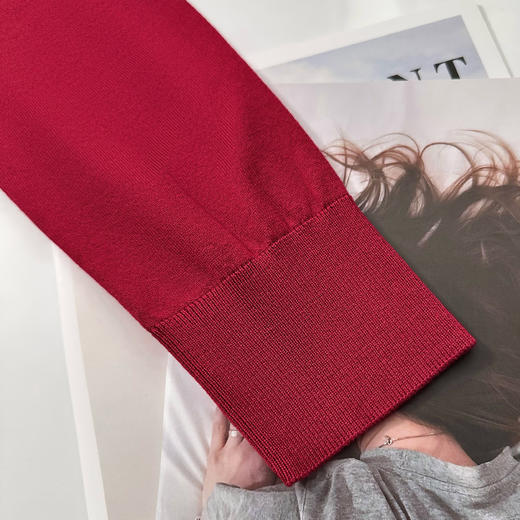 isabelle marran伊莎贝尔显白车厘子红天丝针织开衫JS3699031 商品图4