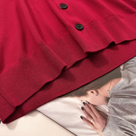 isabelle marran伊莎贝尔显白车厘子红天丝针织开衫JS3699031 商品图5