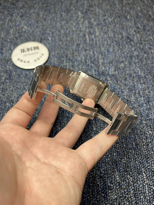 卡地亚Tank AF坦克系列 大号 男士机械腕表
【表壳】表盘尺寸：大号40.85mm*31mm 商品图7