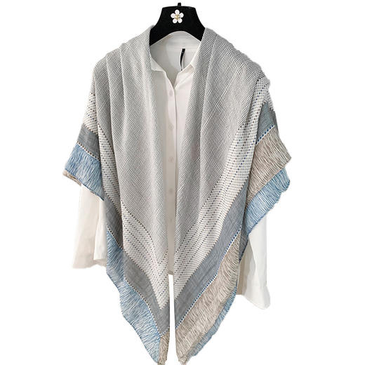 【刘亦菲同款✨夏秋必备披肩】空调房不怕冷❄️小坎肩披肩外搭 女夏季空调房披肩 配裙子开衫大方巾 多用百搭大方巾  配裙子更显仙气  多功能百搭  时尚与实用兼具 商品图6