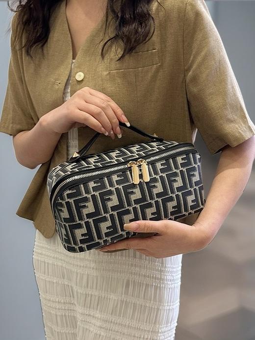 新款手提化妆包女大容量便携式旅行护肤品洗漱收纳包化妆刷 商品图2