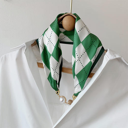 【懒人必备✨磁吸扣丝巾+珍珠项链】一秒搞定优雅造型💎磁吸扣丝巾 ，珍珠项链懒人装饰 ，夏秋scarf护颈装饰新款领巾，护颈保暖又时尚，夏秋出街必入❗ 商品图12