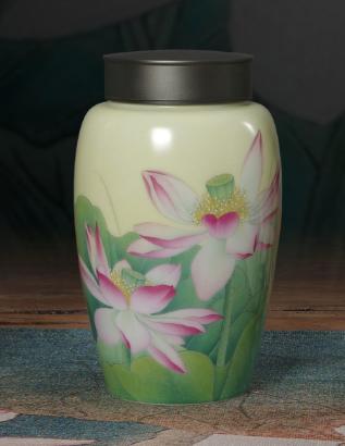 釉上新彩荷塘清趣茶叶罐 商品图0