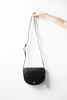 女神邮差包包，黑色+白色一起。长肩带金属法式翻盖单肩包C091358 商品缩略图4