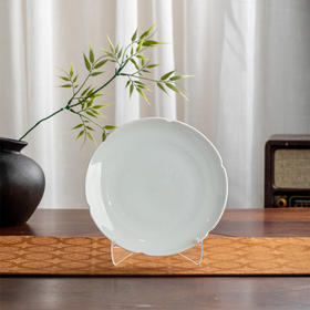 宋瓷影青浅盘半刀泥刻绘花纹 花开富贵