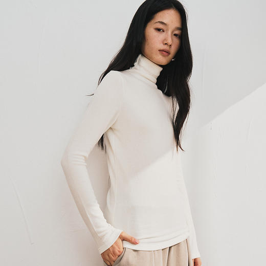 【2025秋冬新品】天丝醋酸羊毛・高领轻绒衣 莱赛尔打底衫上衣简约纯色保暖长袖T恤 商品图1