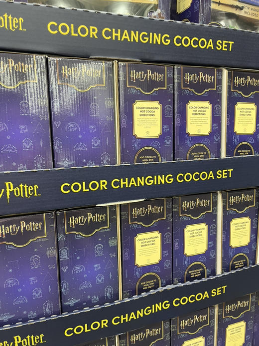 🪄 Harry Potter 哈利波特魔法变色热可可礼盒套装 🎁✨ 走进霍格沃茨的魔法世界，一杯热可可就能开启奇幻体验！这款变色热可可套装 不仅美味，更充满惊喜与收藏价值。 商品图5