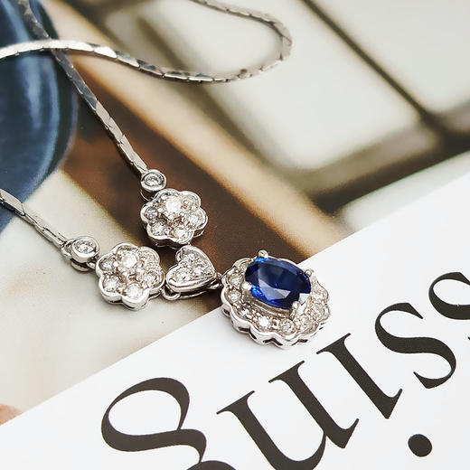【天然正品】PT900铂金豪镶钻镶天然0.80克拉皇家蓝蓝宝石吊坠项链160525NJM63 现售价：6880 商品图3